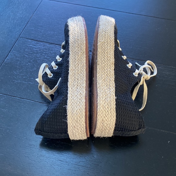 Restricted Lace Up Shoes. Platform Black Fabric with Tan Weave. Size 10 - Picture 6 of 9